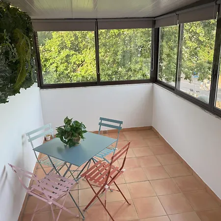 Modern With Ac And Private Balcony - Go4portugal *