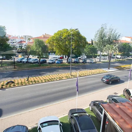 Apartment Modern With Ac And Private Balcony - Go4portugal