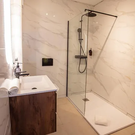 Apartment Modern With Ac And Private Balcony - Go4portugal Albufeira