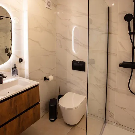 Modern With Ac And Private Balcony - Go4portugal 알부페이라