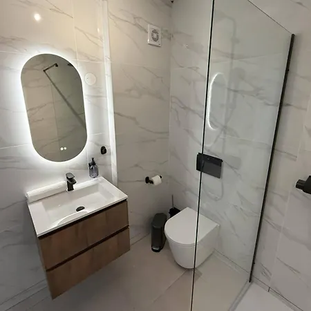 Modern With Ac And Private Balcony - Go4portugal * 알부페이라