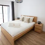 Go4portugal - Solaina - Modern With Ac And Private Balcony *